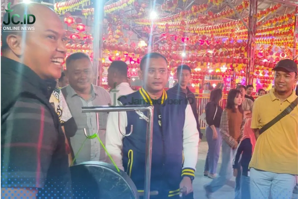 Puncak Cap Go Meh 2026: 30 Ribu Lampion Hiasi Langit Kuala Tungkal