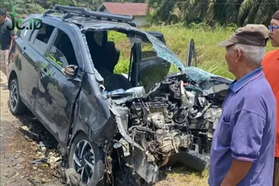 Tabrakan Sigra vs Truk Box di Jalinsum: 10 Penumpang Terluka
