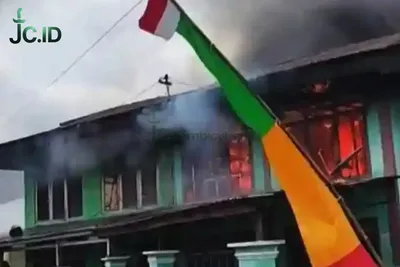 Kerugian Rp350 Juta! Kronologi Kebakaran 3 Rumah Semi Permanen di Kerinci