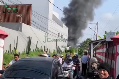Lorong Nasi Amak Mencekam: Asap Hitam Pekat Picu Kepanikan Warga