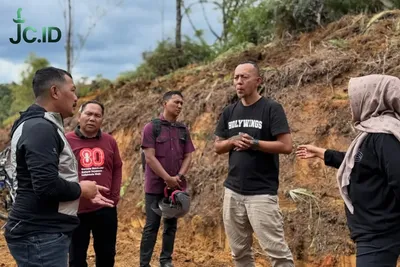 Percepat Akses Ekonomi, Bupati Monadi dan Dinas PUPR 'Kebut' Perbaikan Jalan Renah Pemetik