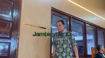 Pegang Anggaran Tapi Buta Lapangan, Jurus Tidak Tahu Eks Kadisdik Vahrial Sidang Korupsi