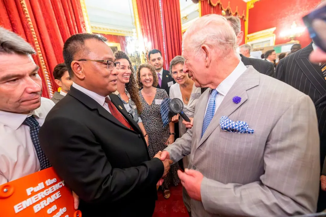 MENTERI LH JUMHUR HIDAYAT SAMPAIKAN SALAM HANGAT PRESIDEN PRABOWO KEPADA RAJA CHARLES DI ISTANA ST. JAMES