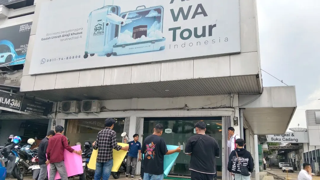 Kantor Ajwa Tour Jambi Digeruduk Massa Aksi, Desak Klarifikasi atas Dugaan Pelecehan Seksual